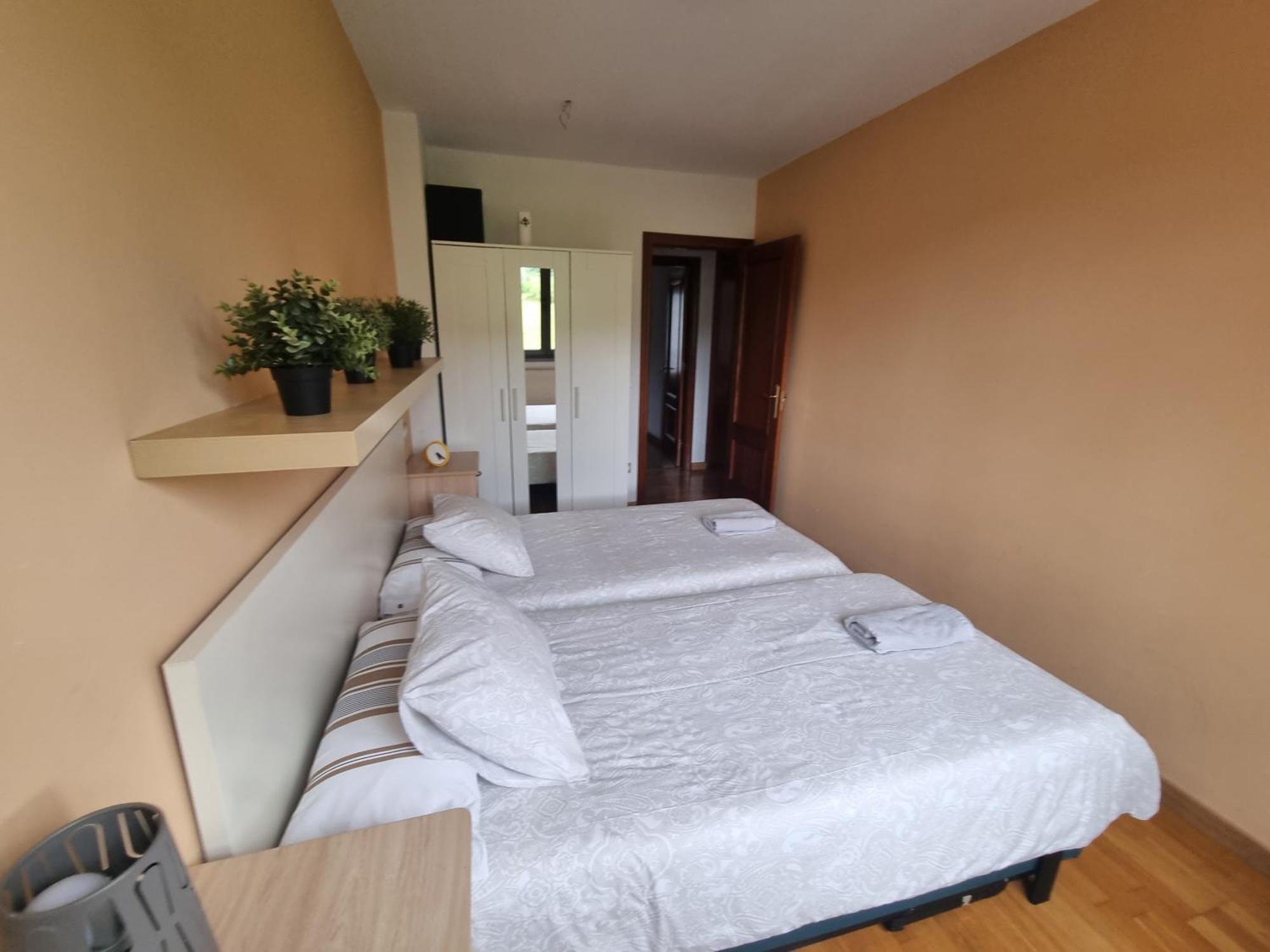 Apartment Piso Zona Hospital 7 Personas *
